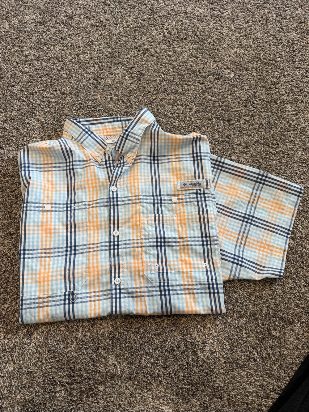 Columbia Men’s Short-Sleeve Plaid Button-Up Shirt in Light Blue and Orange